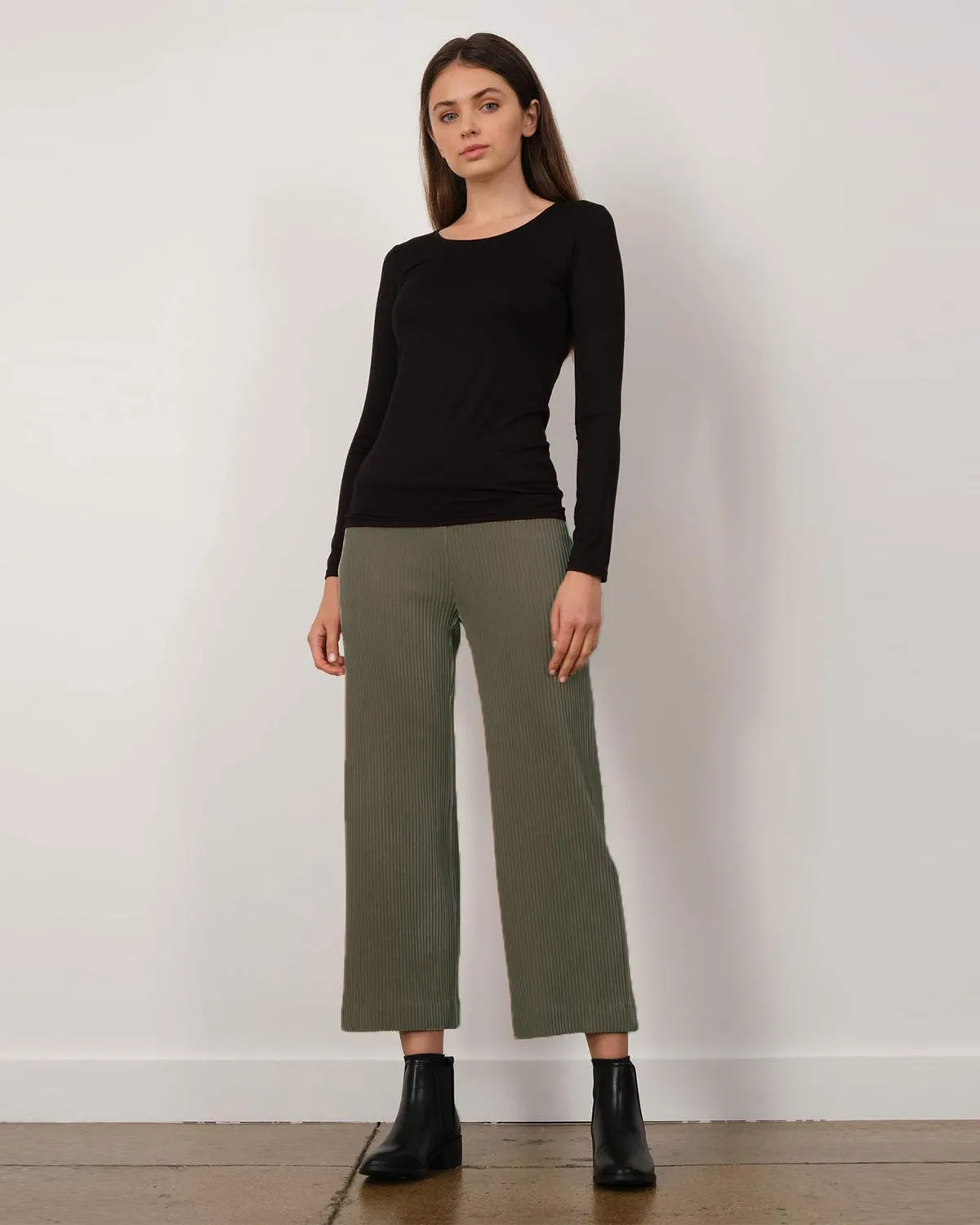 Alex Wide Leg Crop Corduroy Pant | Moss