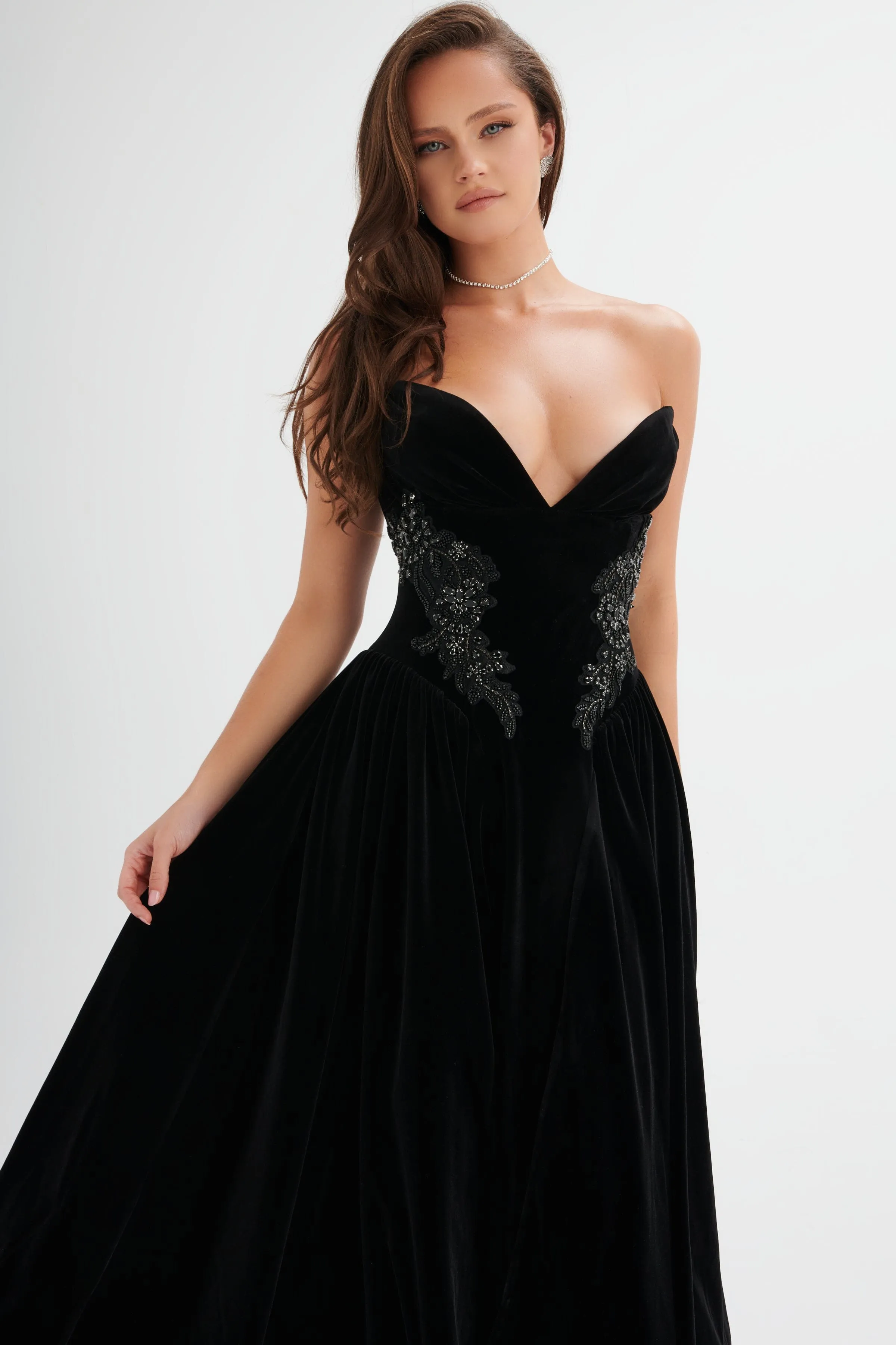 ISOBEL Jewelled Applique Velvet Midi Dress in Black