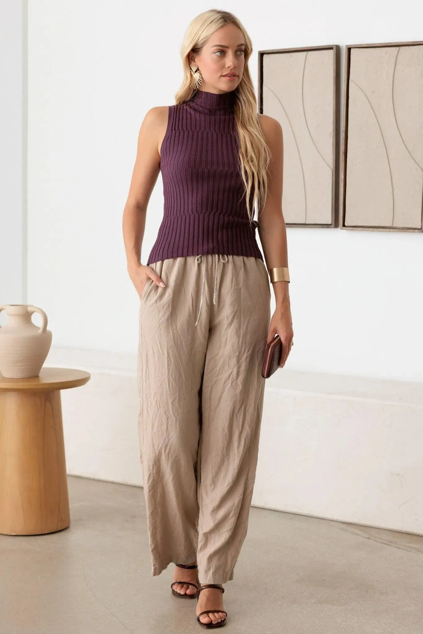 Ribbed Mock neck Sleeveless Sweater